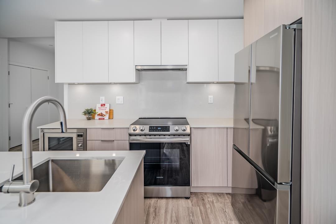 Photo 26 of 422 13968 Laurel Drive, Surrey BC