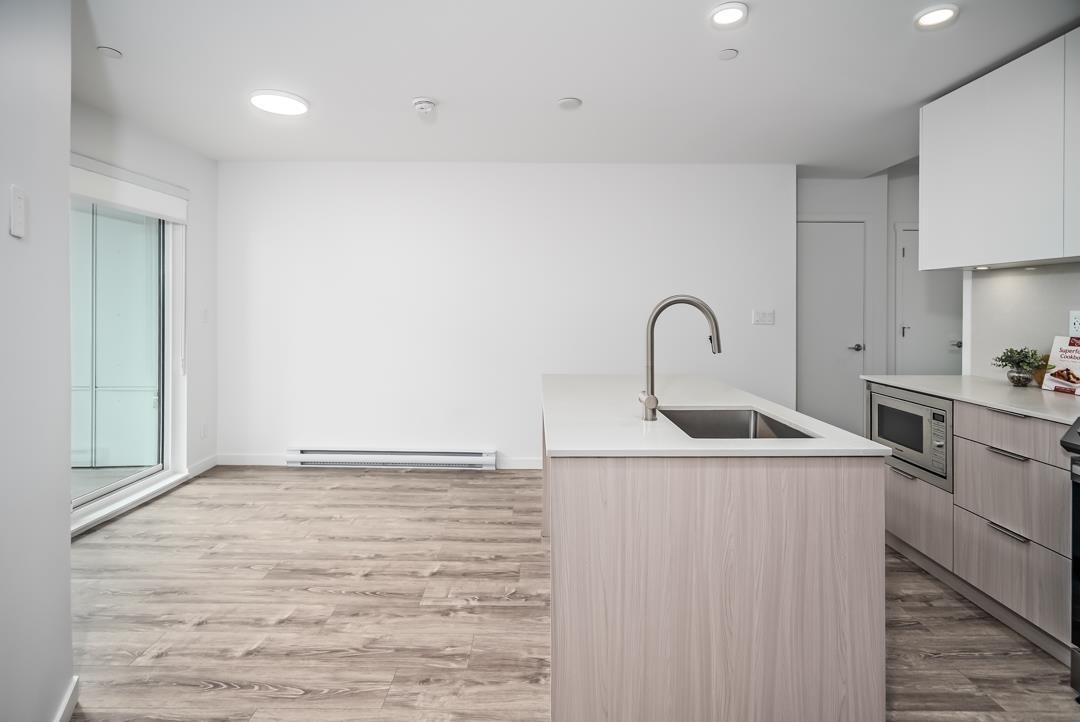 Photo 7 of 422 13968 Laurel Drive, Surrey BC