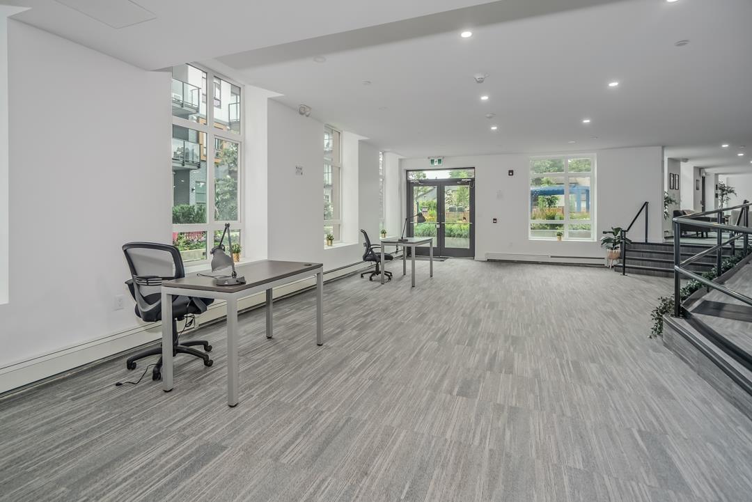 Photo 15 of 422 13968 Laurel Drive, Surrey BC
