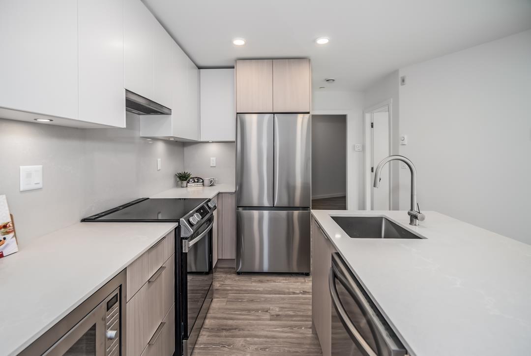 Photo 28 of 422 13968 Laurel Drive, Surrey BC