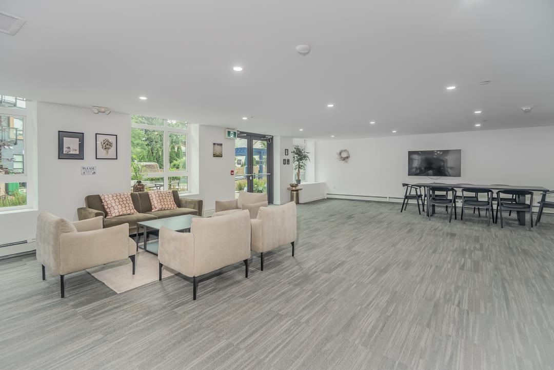 Photo 4 of 422 13968 Laurel Drive, Surrey BC