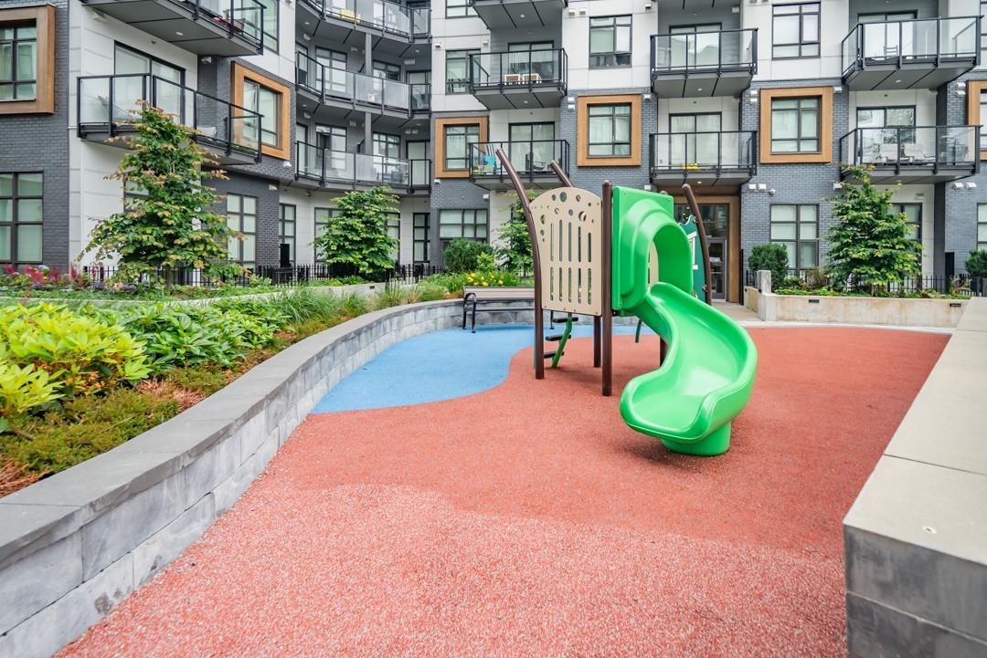 Photo 31 of 422 13968 Laurel Drive, Surrey BC