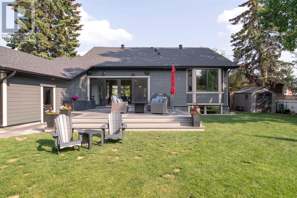Single Family House Bungalow for Sale in  Grove Hill Place SW Glendale Calgary 