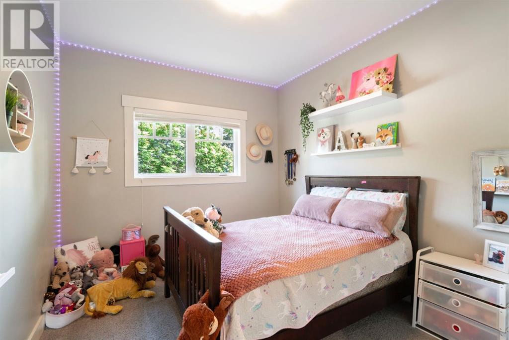 Single Family House Bungalow for Sale in  Grove Hill Place SW Glendale Calgary 