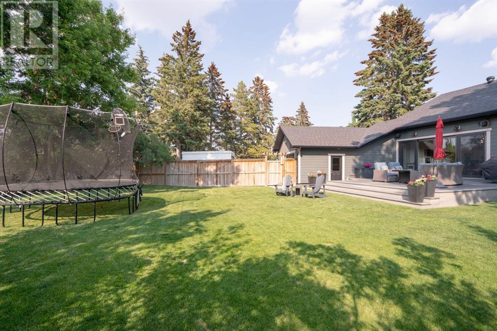 Single Family House Bungalow for Sale in  Grove Hill Place SW Glendale Calgary 