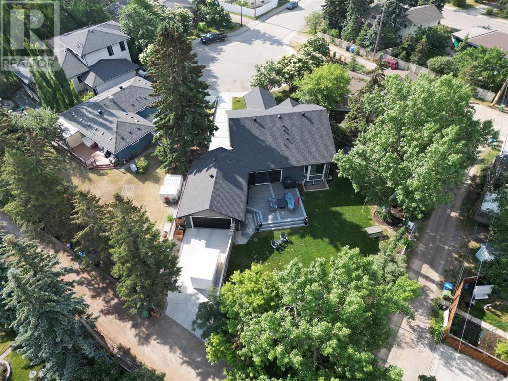 Single Family House Bungalow for Sale in  Grove Hill Place SW Glendale Calgary 