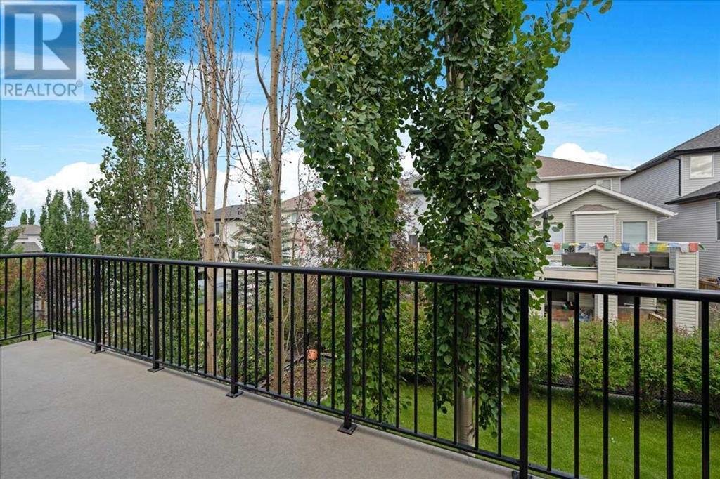 Single Family House for Sale in  Royal Ridge Rise NW Royal Oak Calgary 