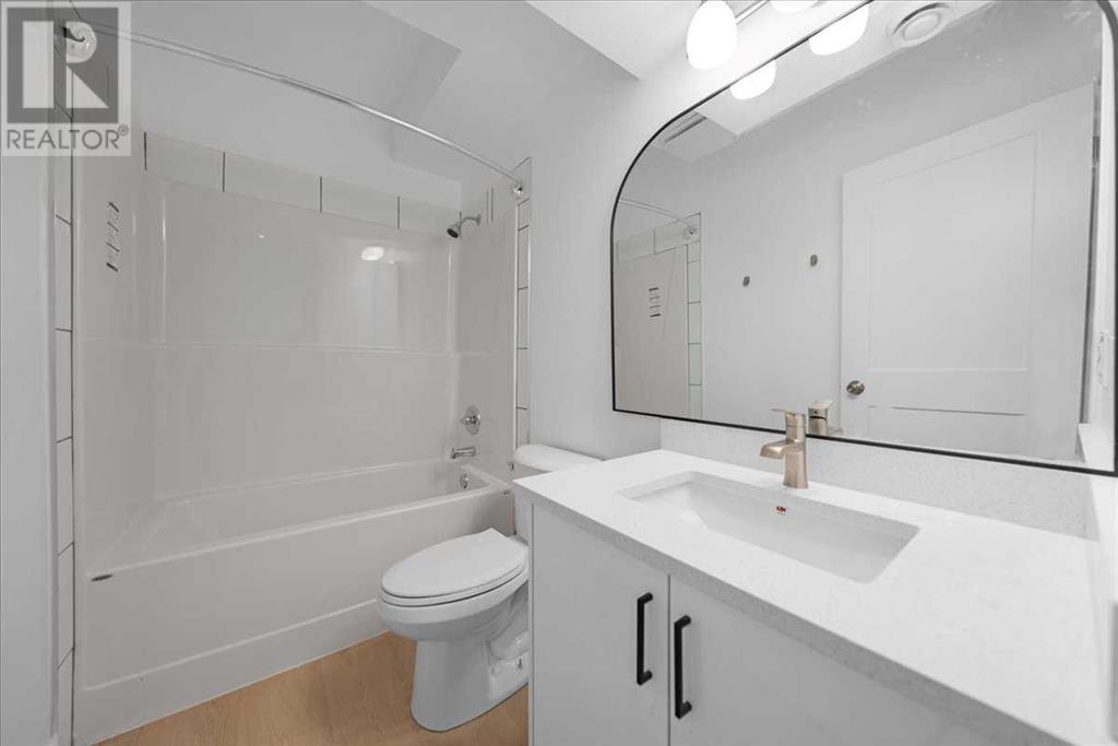 Single Family House for Sale in  Royal Ridge Rise NW Royal Oak Calgary 
