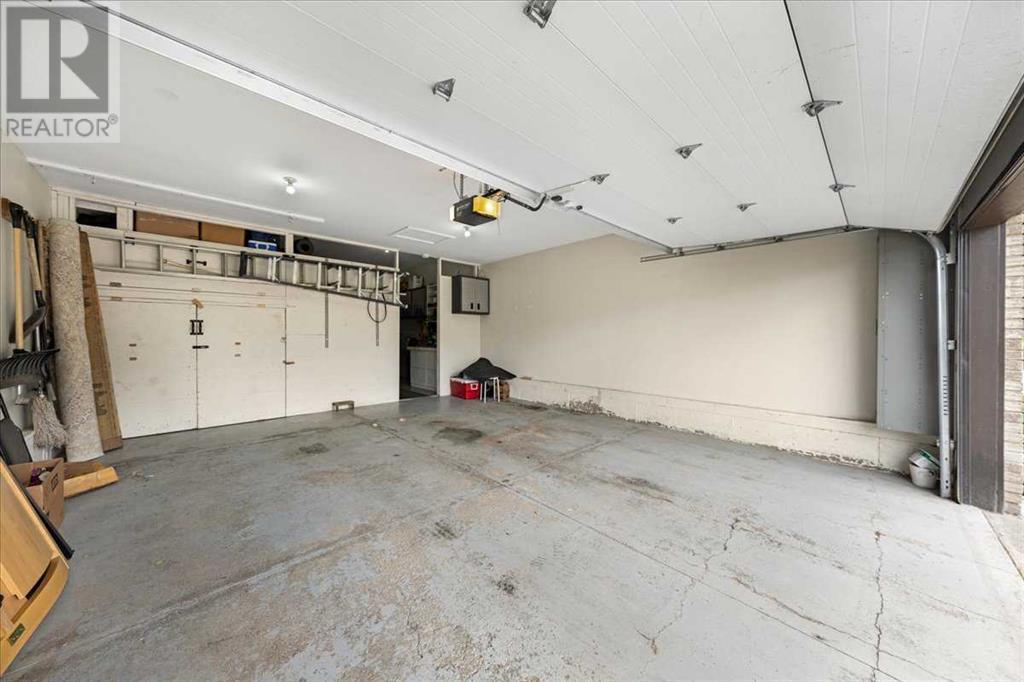 Single Family House for Sale in  Royal Ridge Rise NW Royal Oak Calgary 