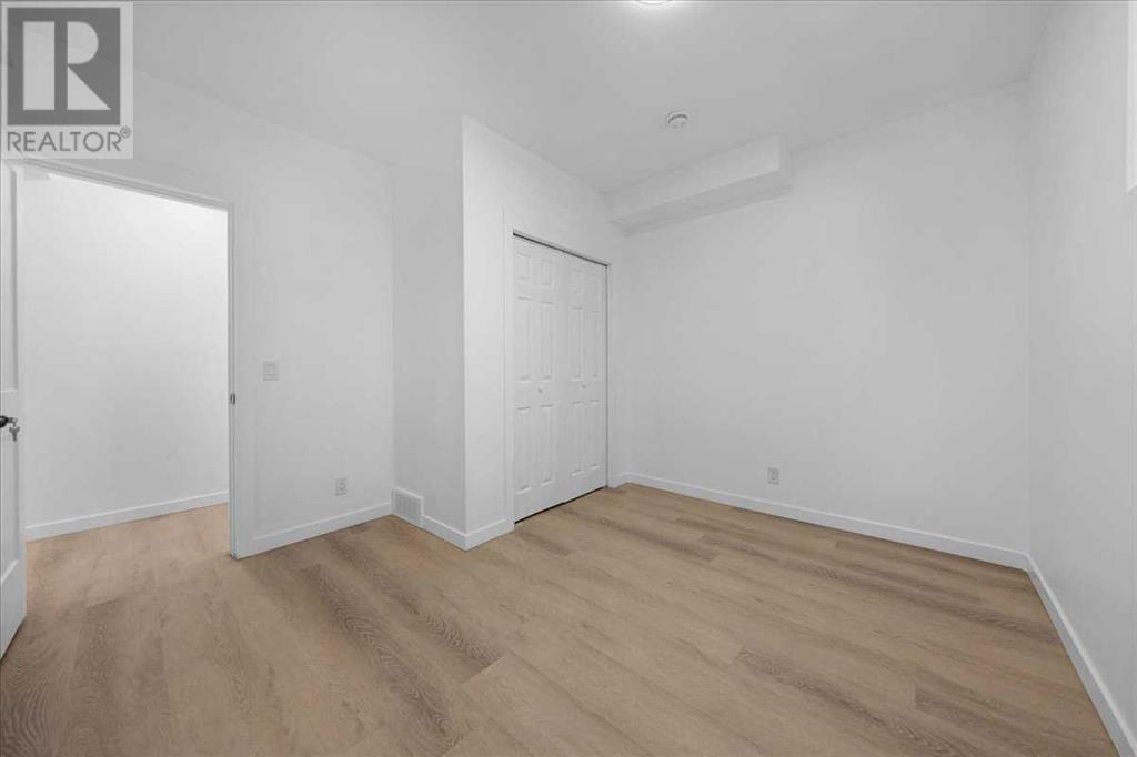 Single Family House for Sale in  Royal Ridge Rise NW Royal Oak Calgary 