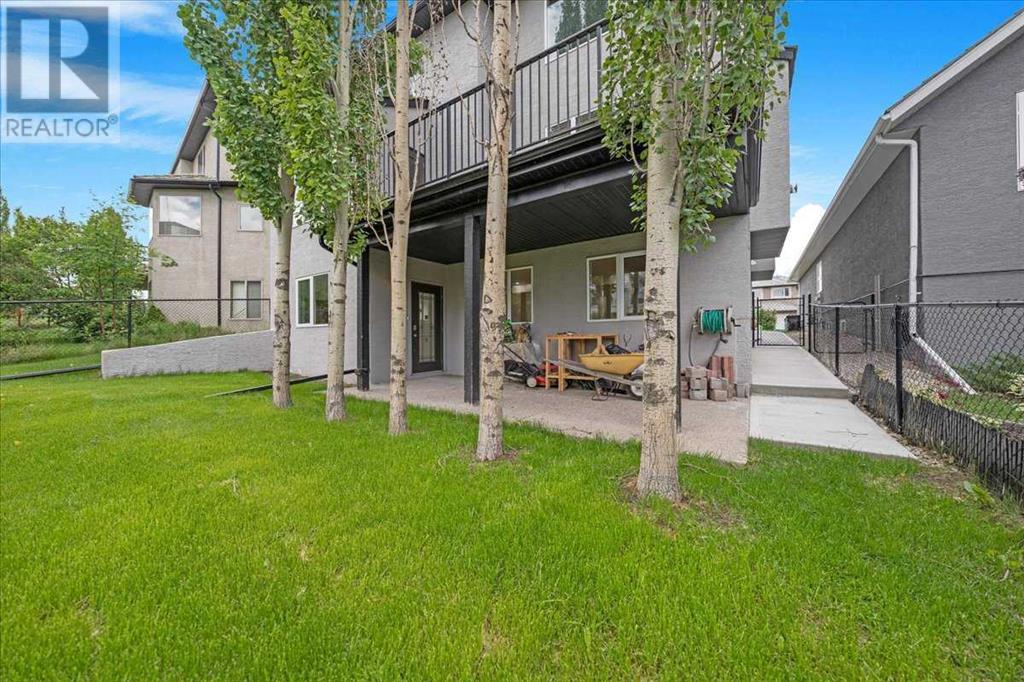 Single Family House for Sale in  Royal Ridge Rise NW Royal Oak Calgary 