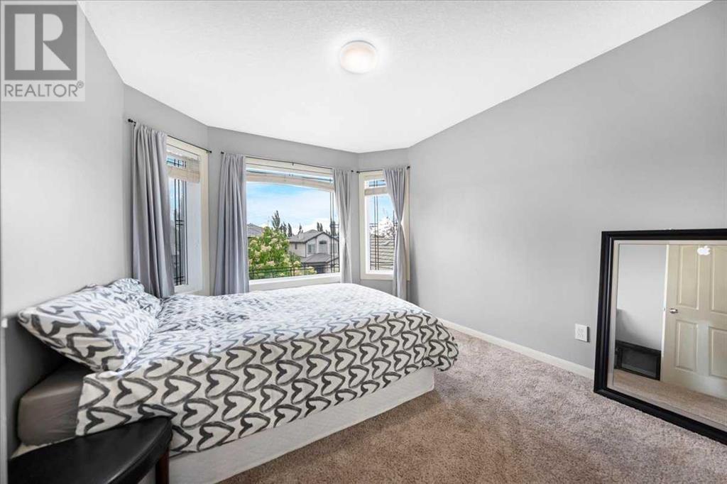 Single Family House for Sale in  Royal Ridge Rise NW Royal Oak Calgary 