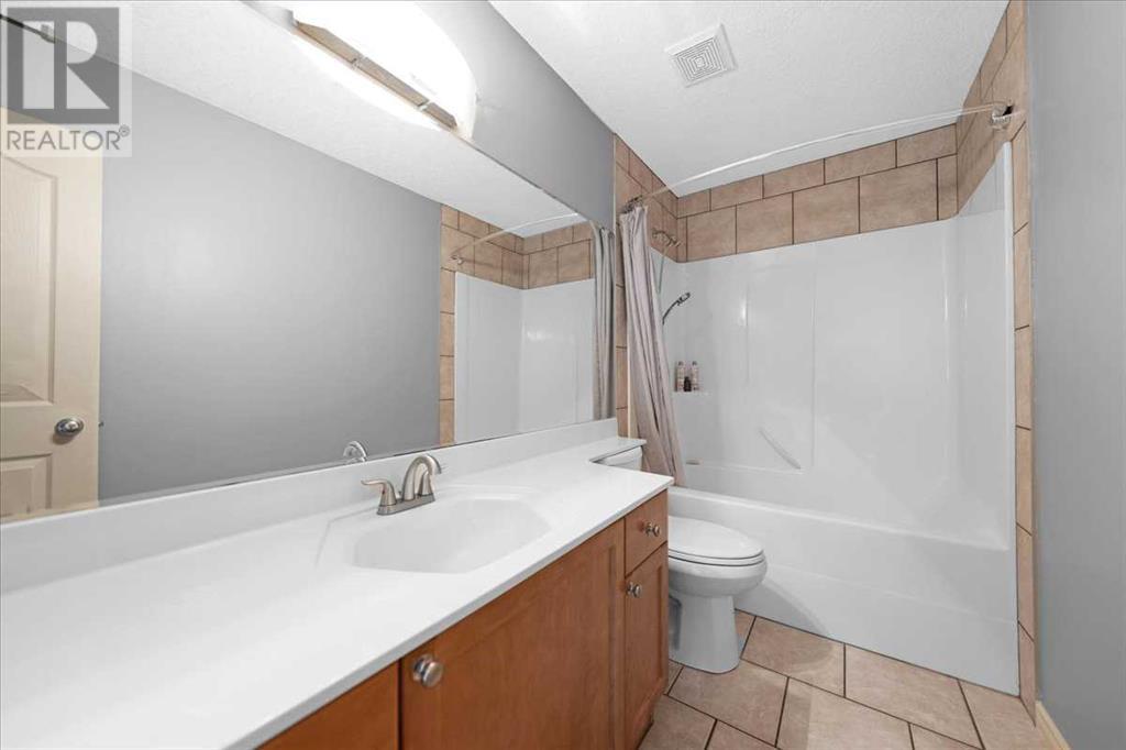 Single Family House for Sale in  Royal Ridge Rise NW Royal Oak Calgary 