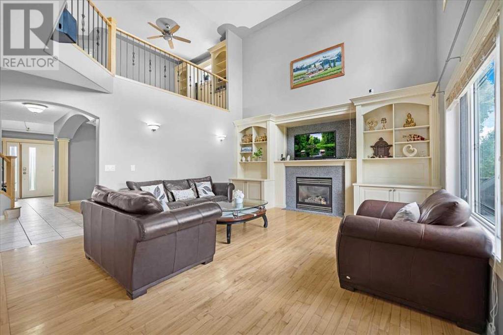 Single Family House for Sale in  Royal Ridge Rise NW Royal Oak Calgary 