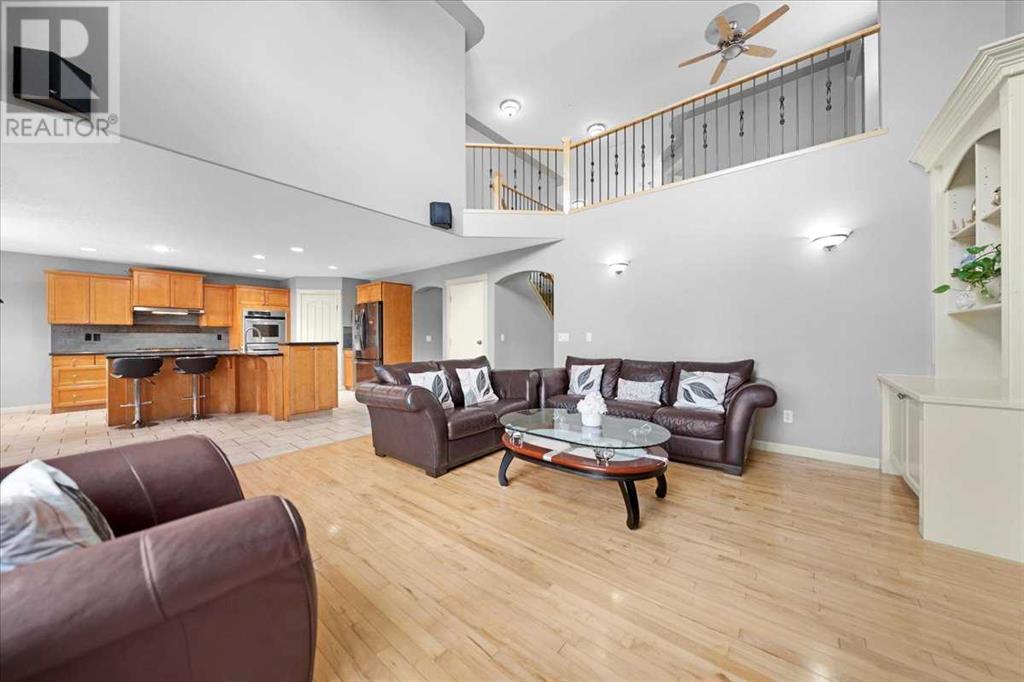 Single Family House for Sale in  Royal Ridge Rise NW Royal Oak Calgary 
