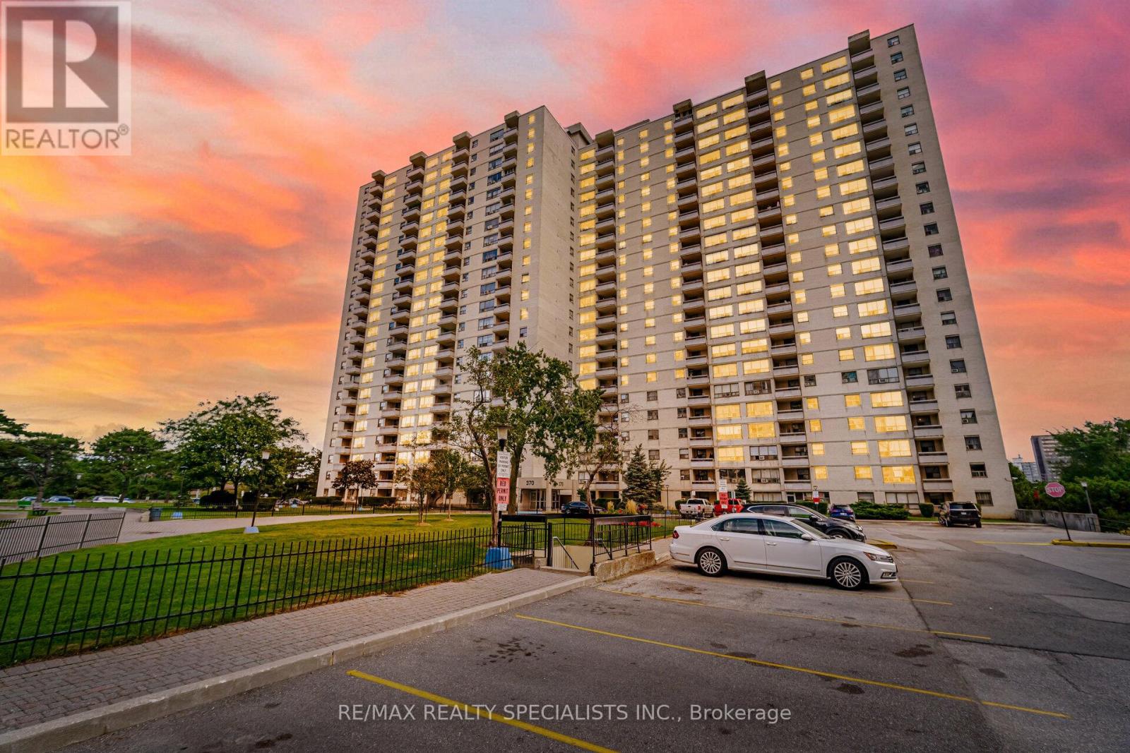 Photo 1 of 915 370 Dixon Road, Toronto ON