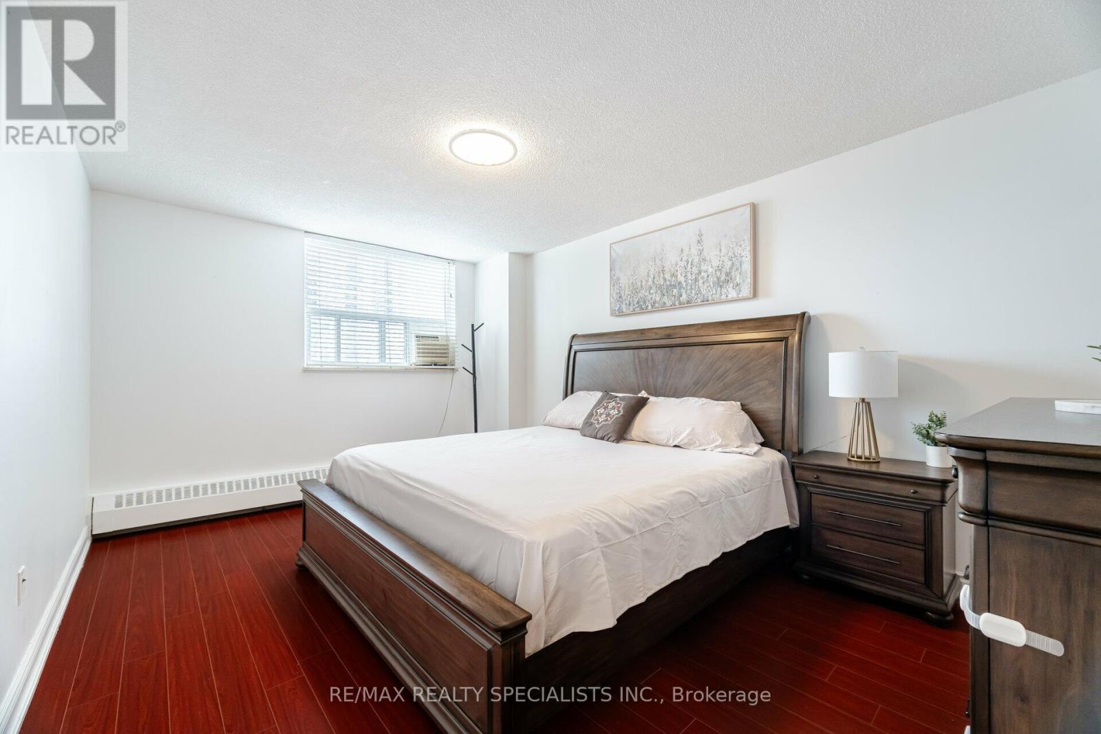 Photo 23 of 915 370 Dixon Road, Toronto ON