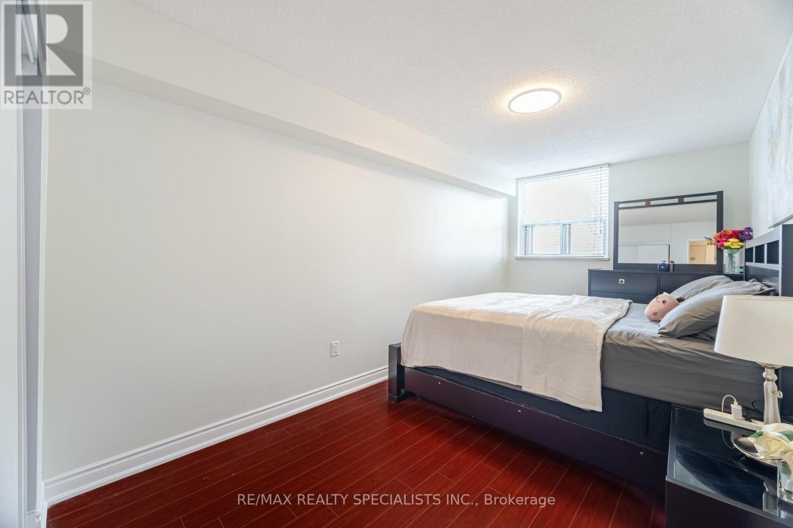 Photo 29 of 915 370 Dixon Road, Toronto ON