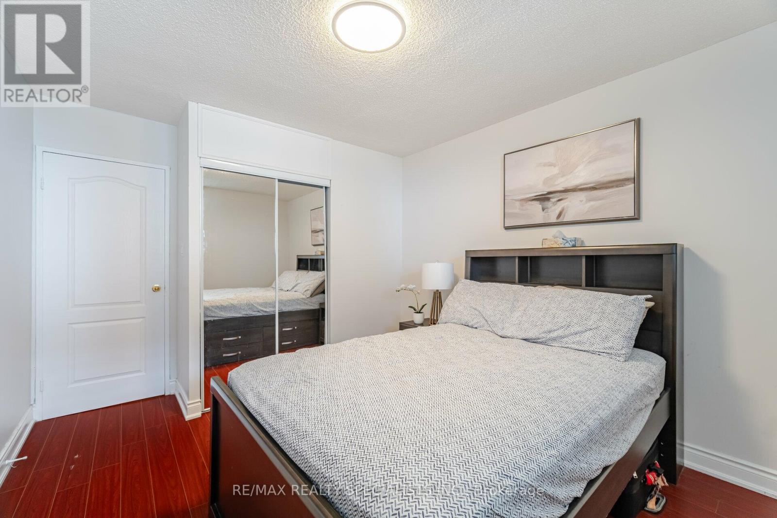 Photo 32 of 915 370 Dixon Road, Toronto ON
