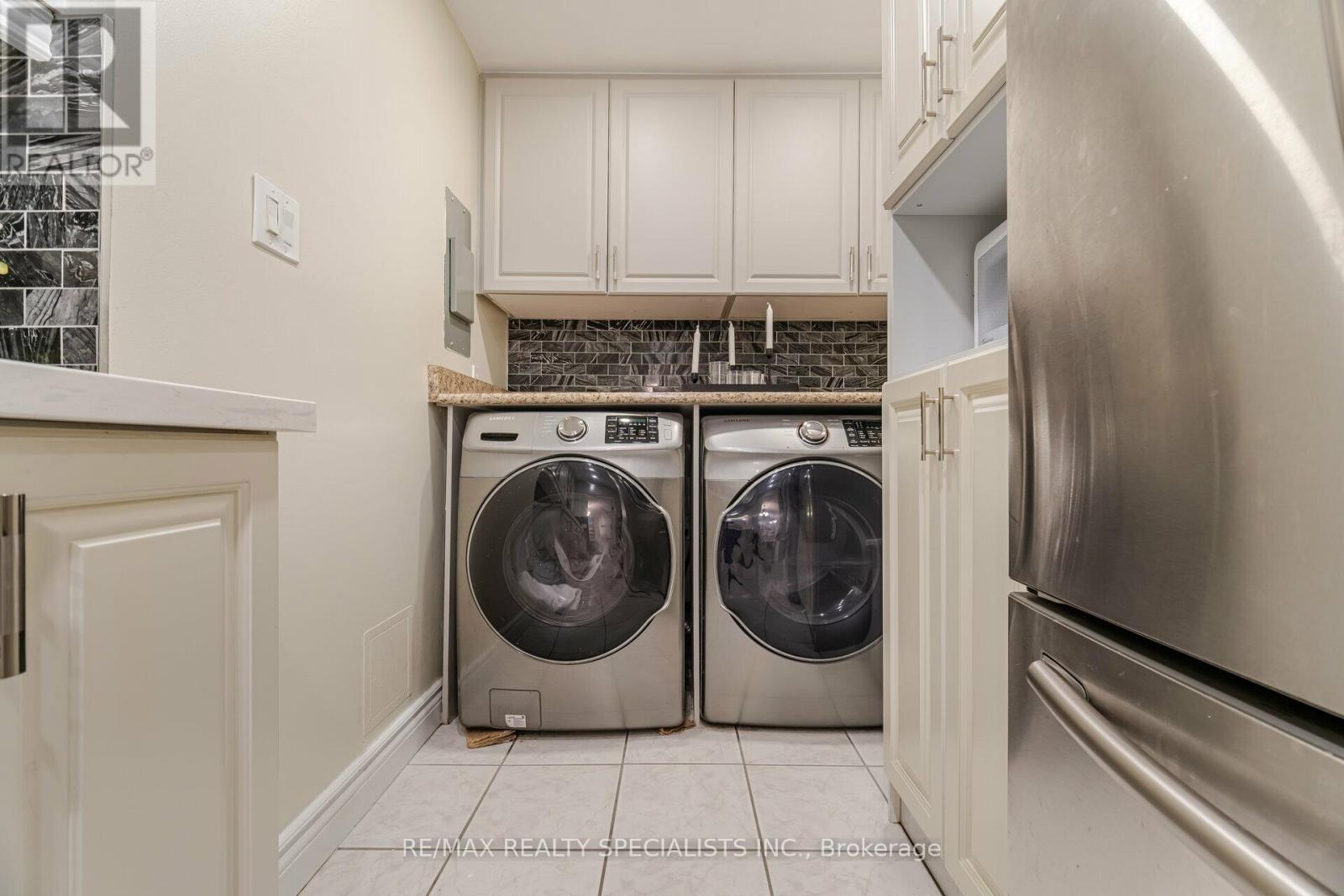 Photo 34 of 915 370 Dixon Road, Toronto ON
