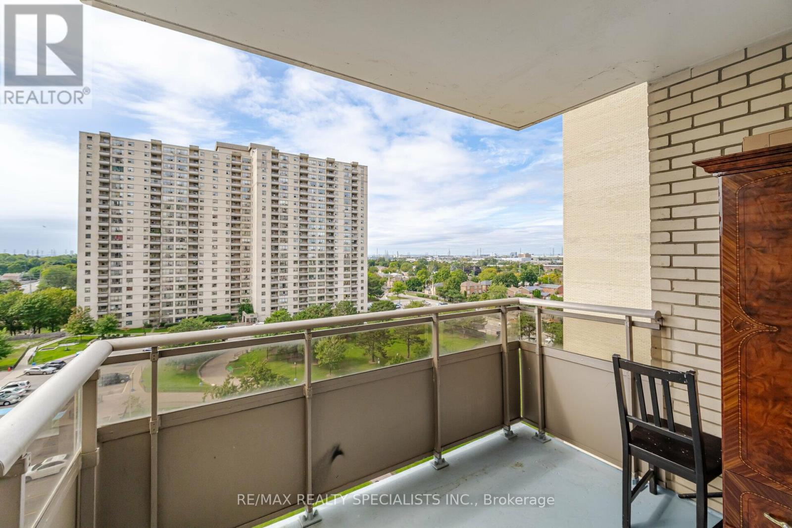 Photo 35 of 915 370 Dixon Road, Toronto ON
