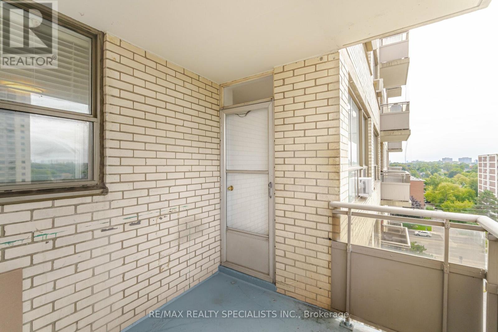 Photo 37 of 915 370 Dixon Road, Toronto ON