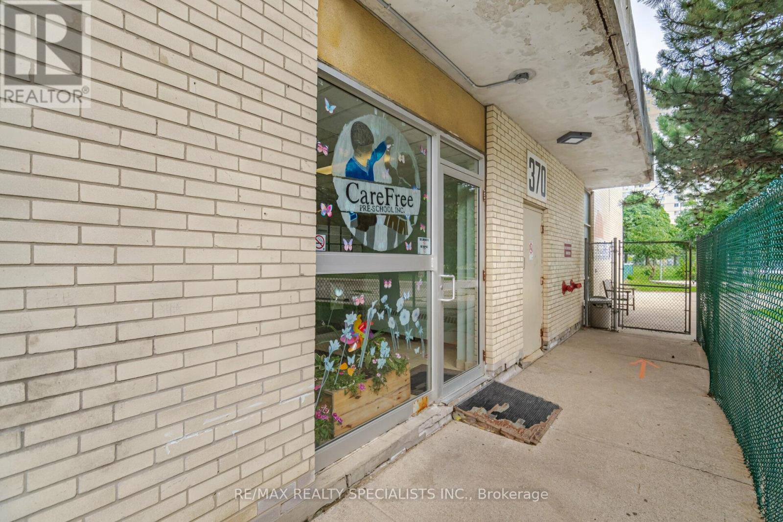Photo 43 of 915 370 Dixon Road, Toronto ON
