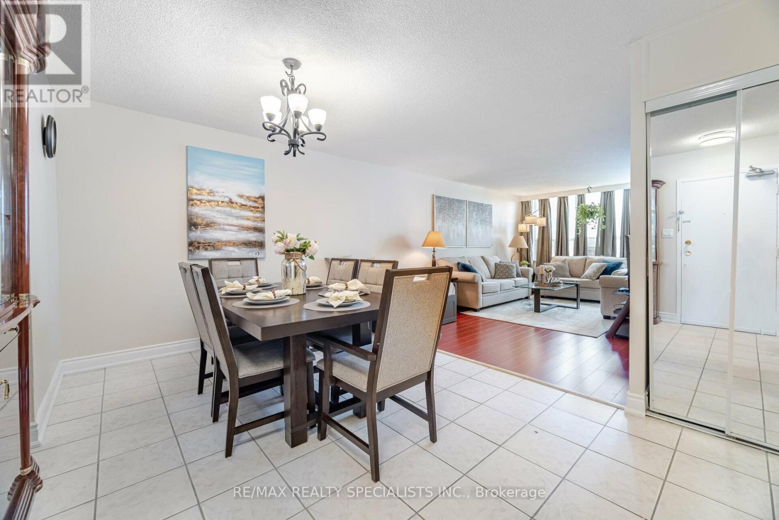 Photo 9 of 915 370 Dixon Road, Toronto ON