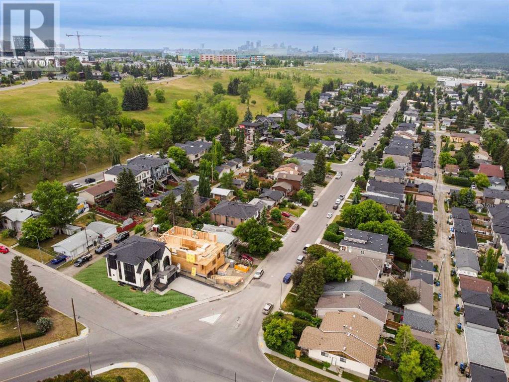 Single Family House for Sale in   Avenue NW Montgomery Calgary 