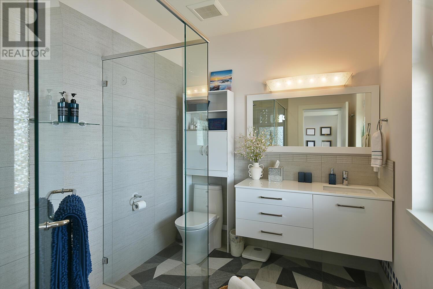 1242 ST ANDREWS ROAD, Gibsons