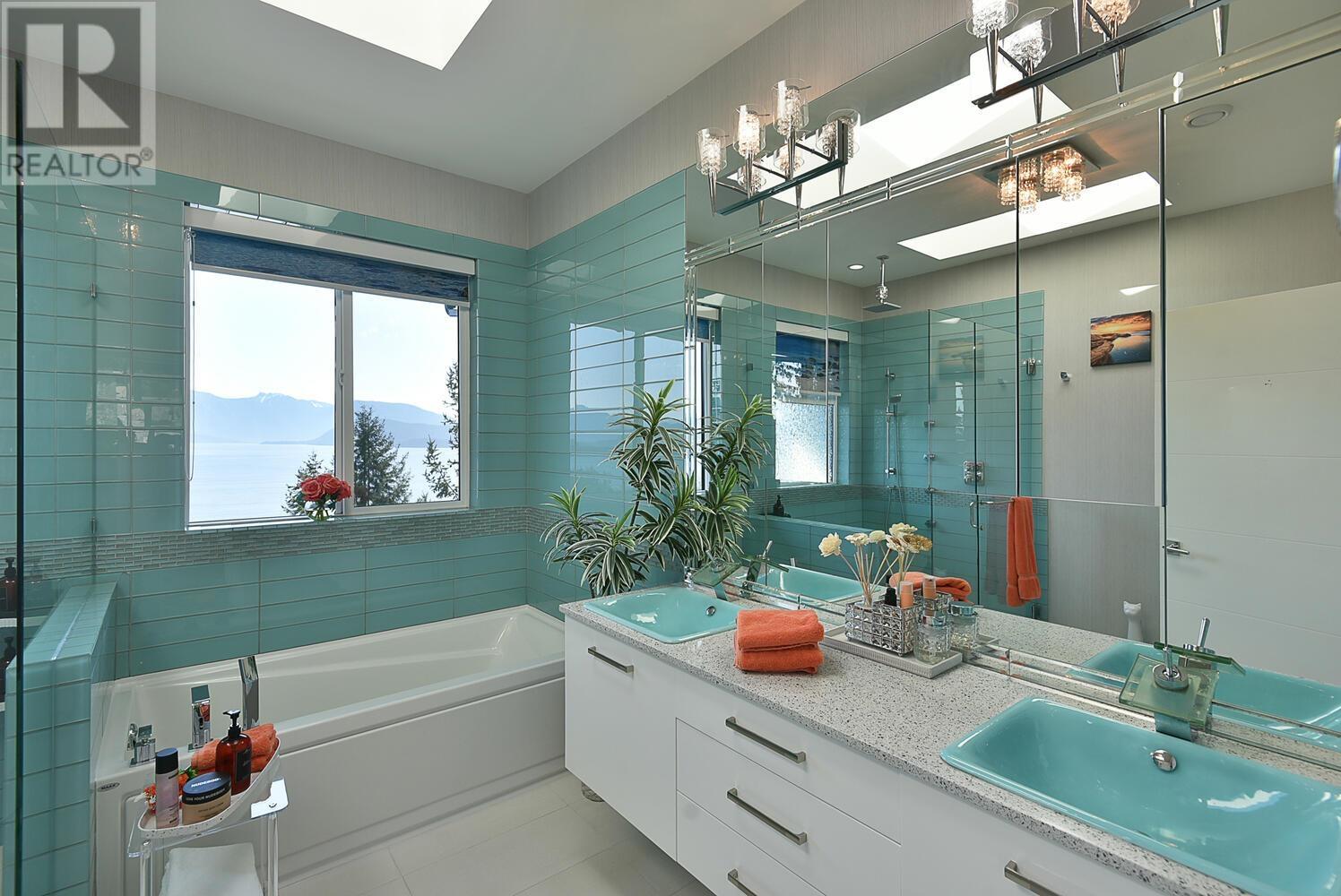 1242 ST ANDREWS ROAD, Gibsons