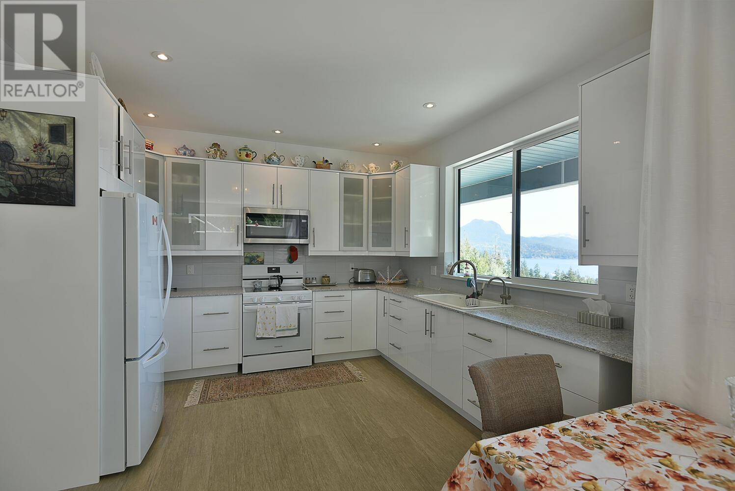 1242 ST ANDREWS ROAD, Gibsons
