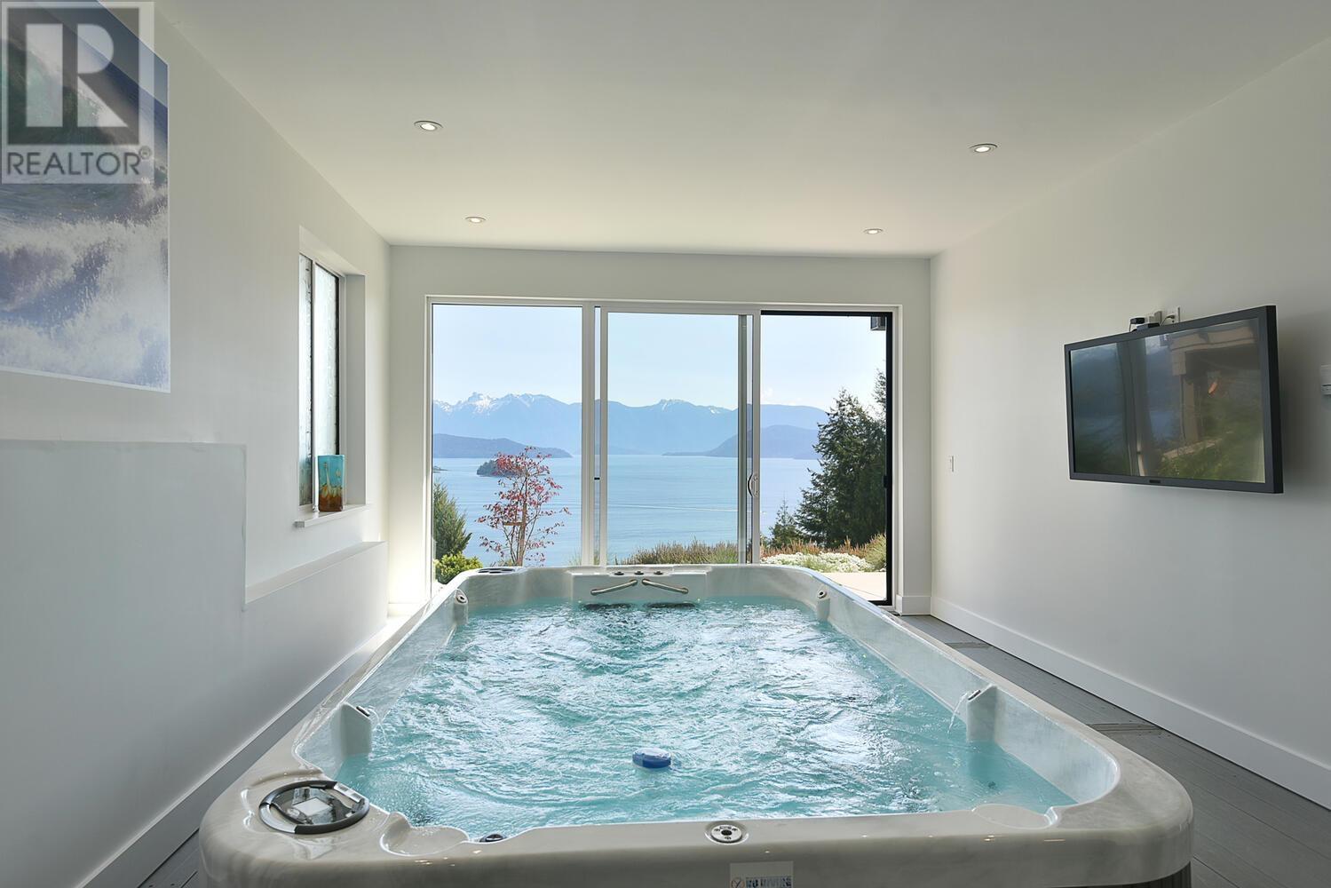 1242 ST ANDREWS ROAD, Gibsons