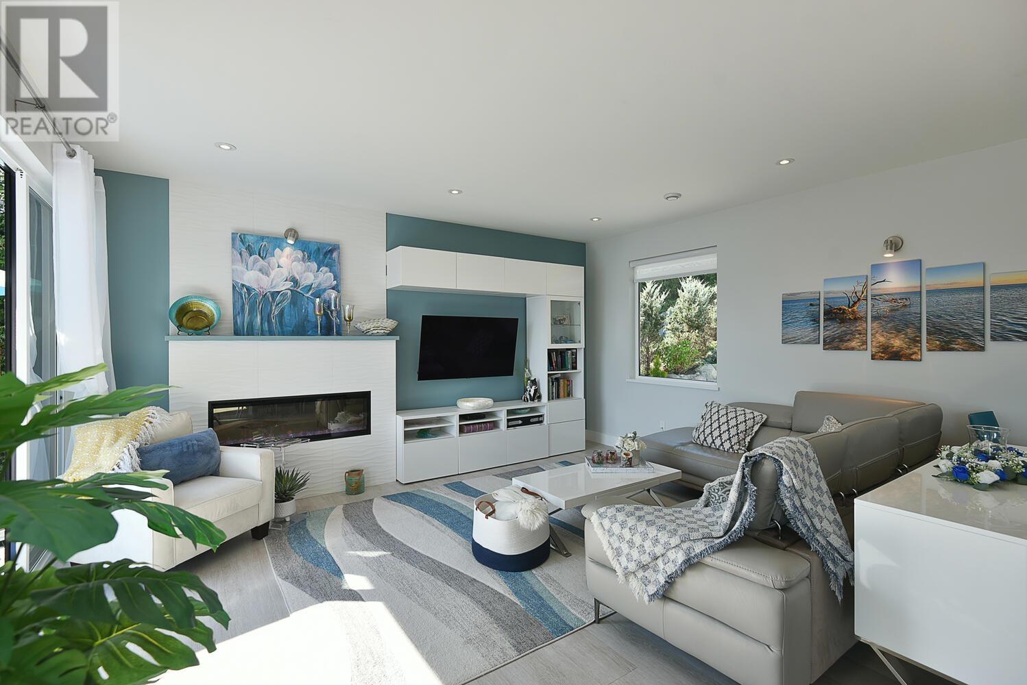 1242 ST ANDREWS ROAD, Gibsons