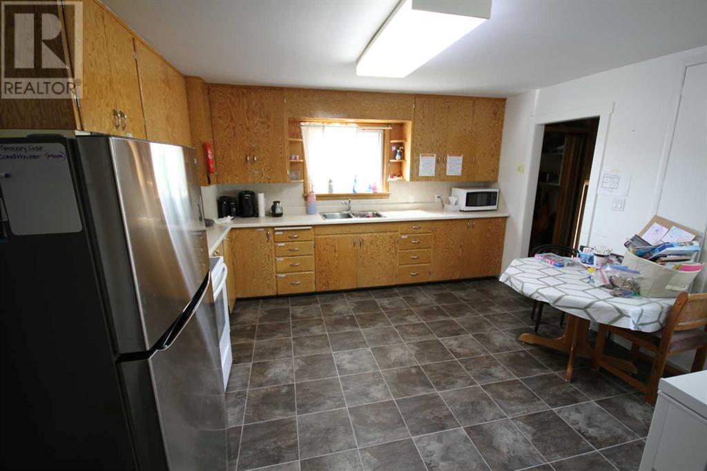 Photo 2 of 5810 52 Street, Taber AB