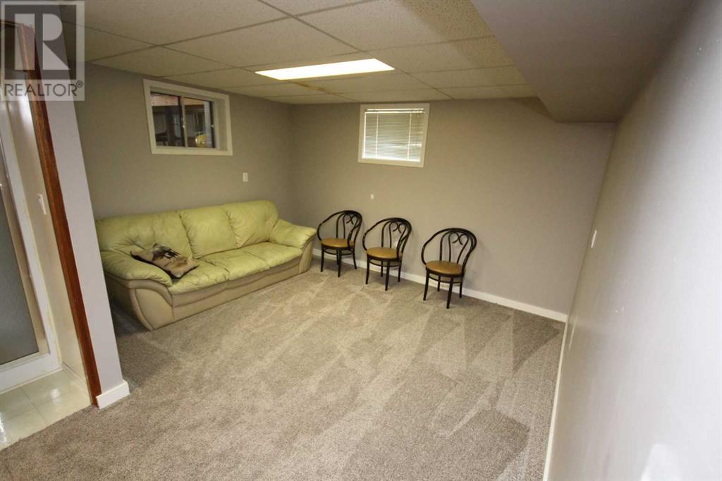 Photo 10 of 5810 52 Street, Taber AB