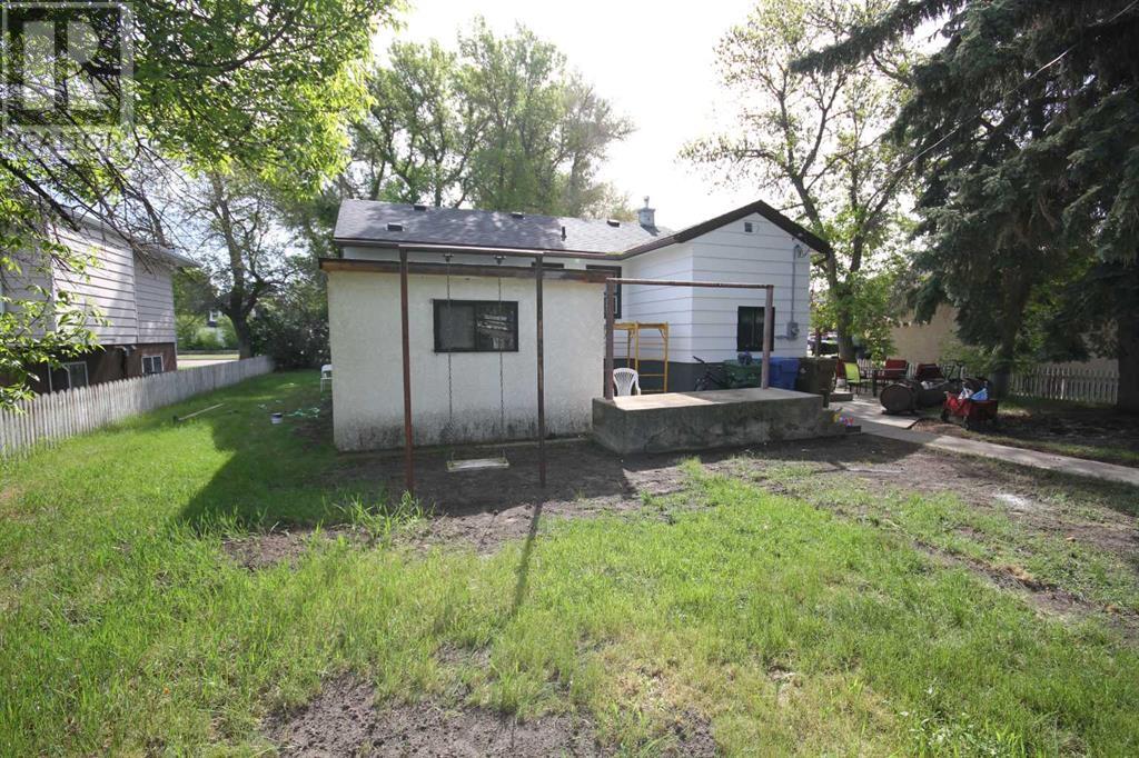 Photo 16 of 5810 52 Street, Taber AB