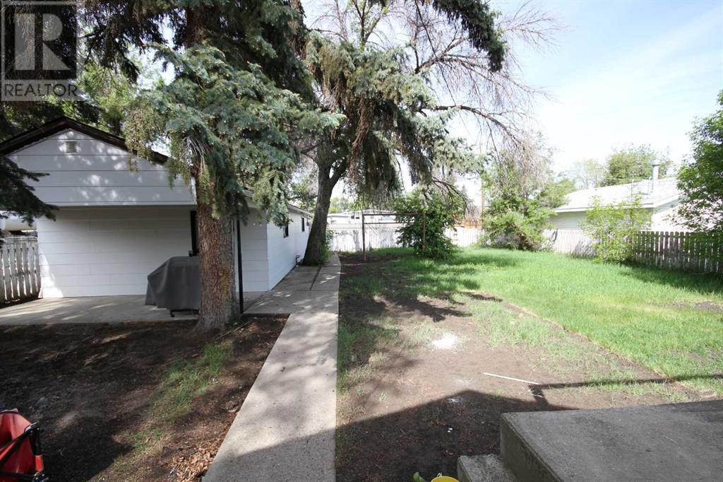 Photo 17 of 5810 52 Street, Taber AB