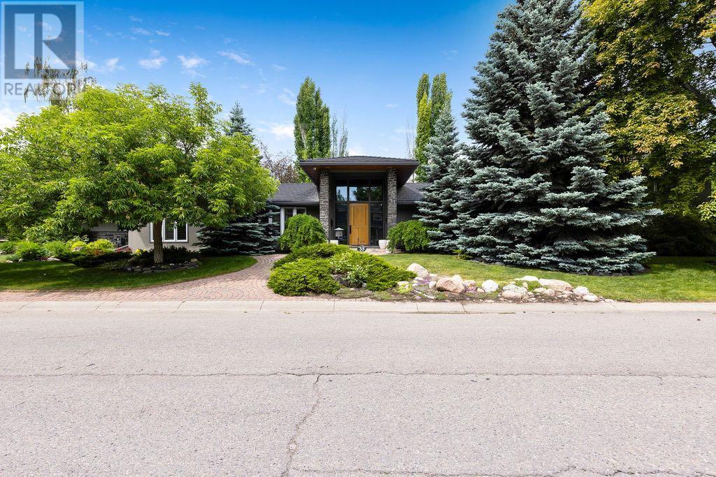 Single Family House 4 Level for Sale in  Eagle Ridge Drive SW Eagle Ridge Calgary 