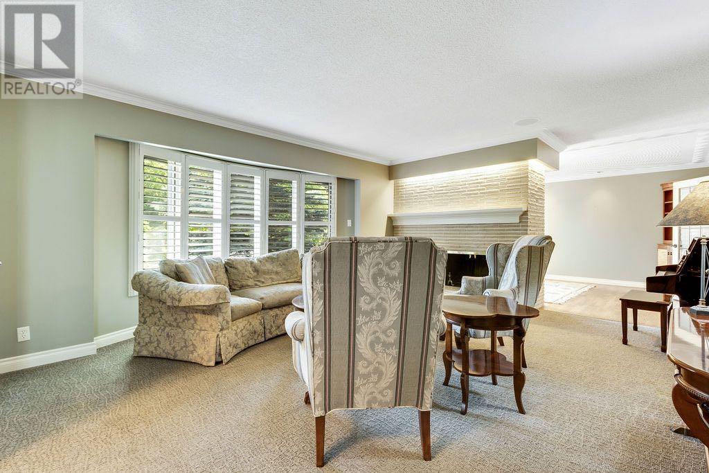 Single Family House 4 Level for Sale in  Eagle Ridge Drive SW Eagle Ridge Calgary 