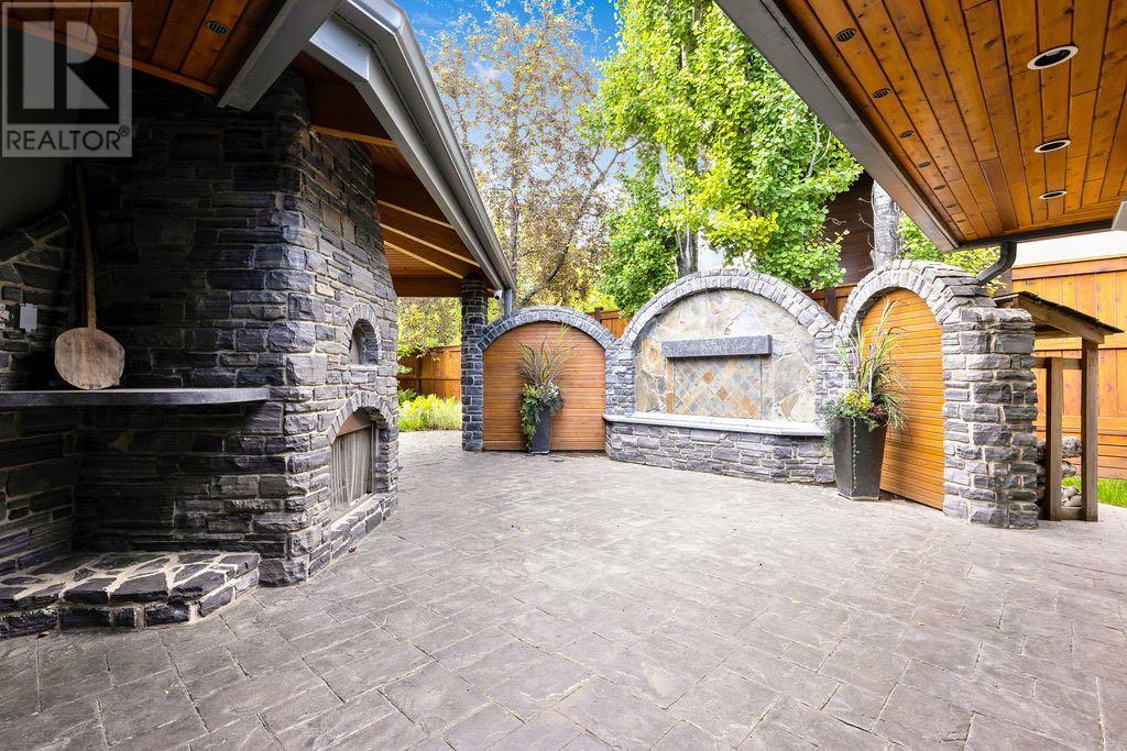 Single Family House 4 Level for Sale in  Eagle Ridge Drive SW Eagle Ridge Calgary 