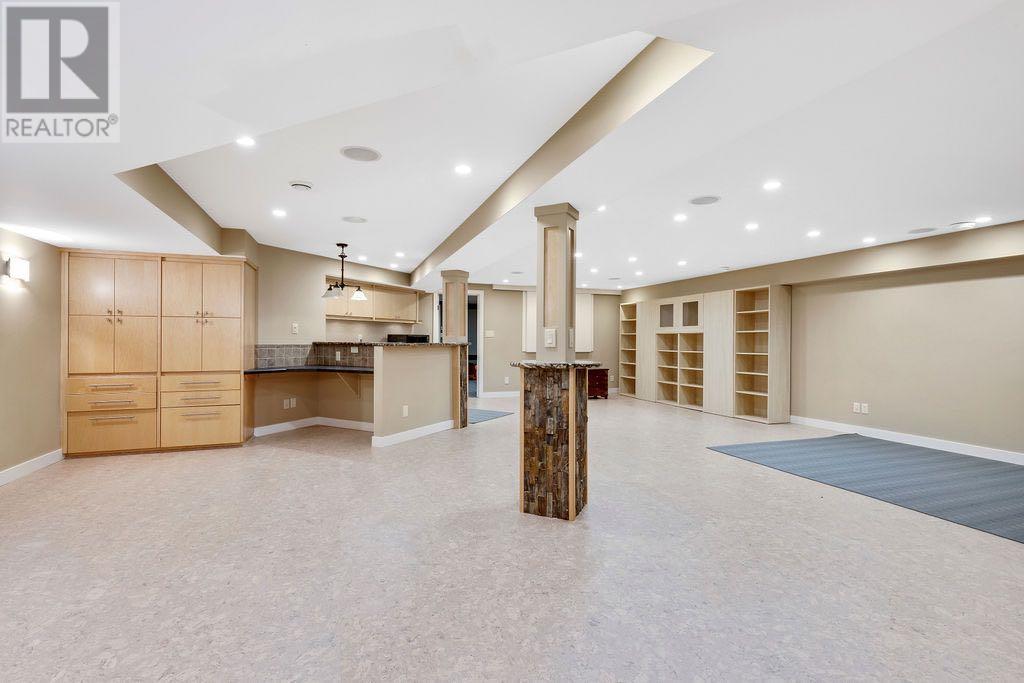 Single Family House 4 Level for Sale in  Eagle Ridge Drive SW Eagle Ridge Calgary 