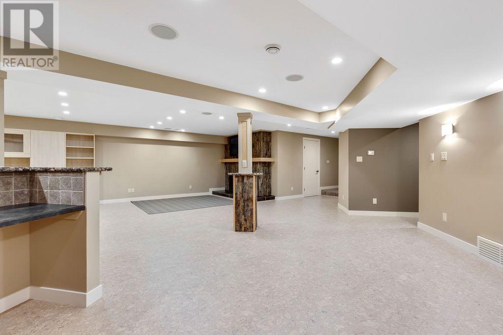 Single Family House 4 Level for Sale in  Eagle Ridge Drive SW Eagle Ridge Calgary 