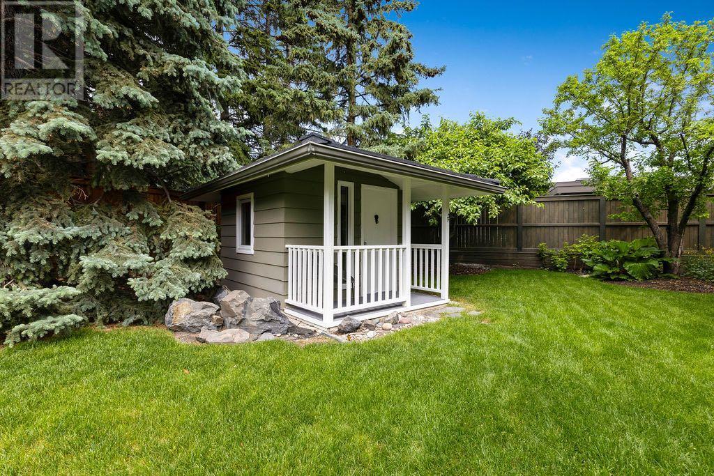 Single Family House 4 Level for Sale in  Eagle Ridge Drive SW Eagle Ridge Calgary 