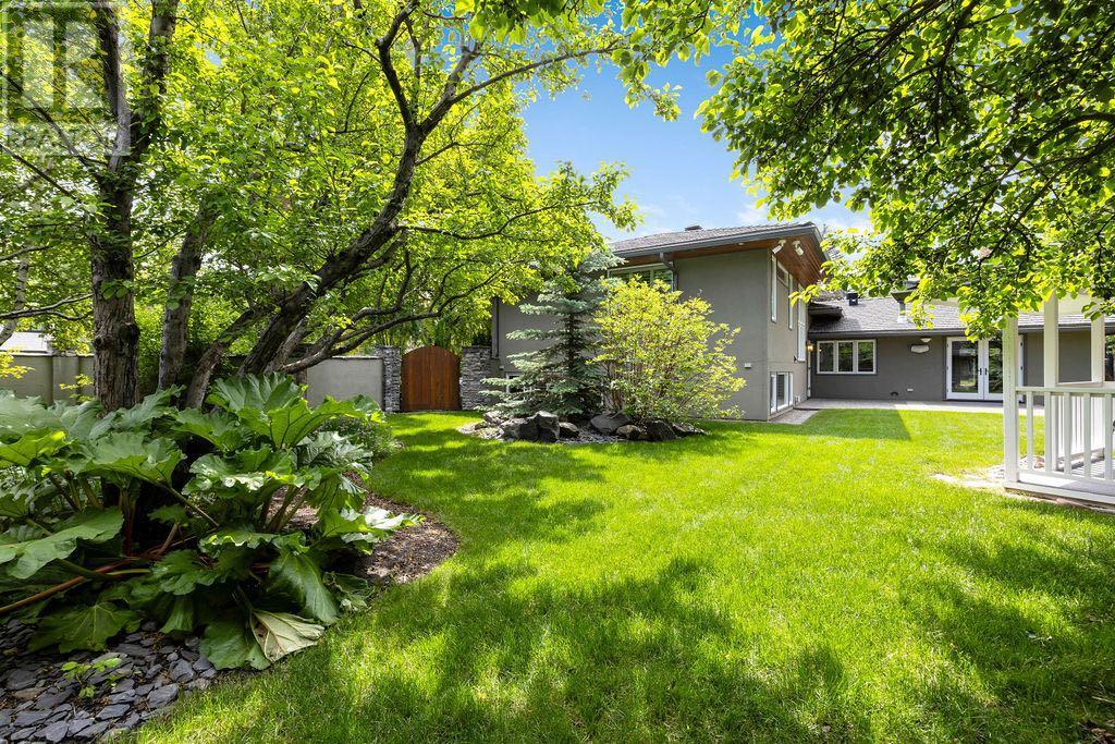 Single Family House 4 Level for Sale in  Eagle Ridge Drive SW Eagle Ridge Calgary 