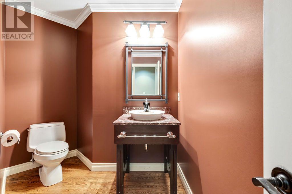 Single Family House 4 Level for Sale in  Eagle Ridge Drive SW Eagle Ridge Calgary 