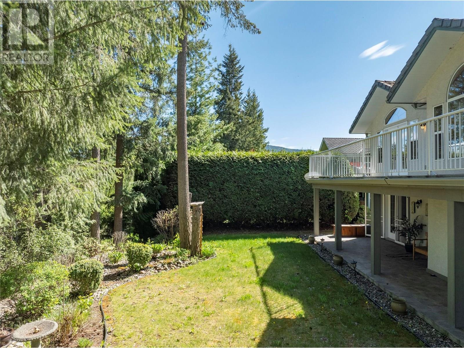 Photo 33 of 2729 Golf Course Drive, Blind Bay BC