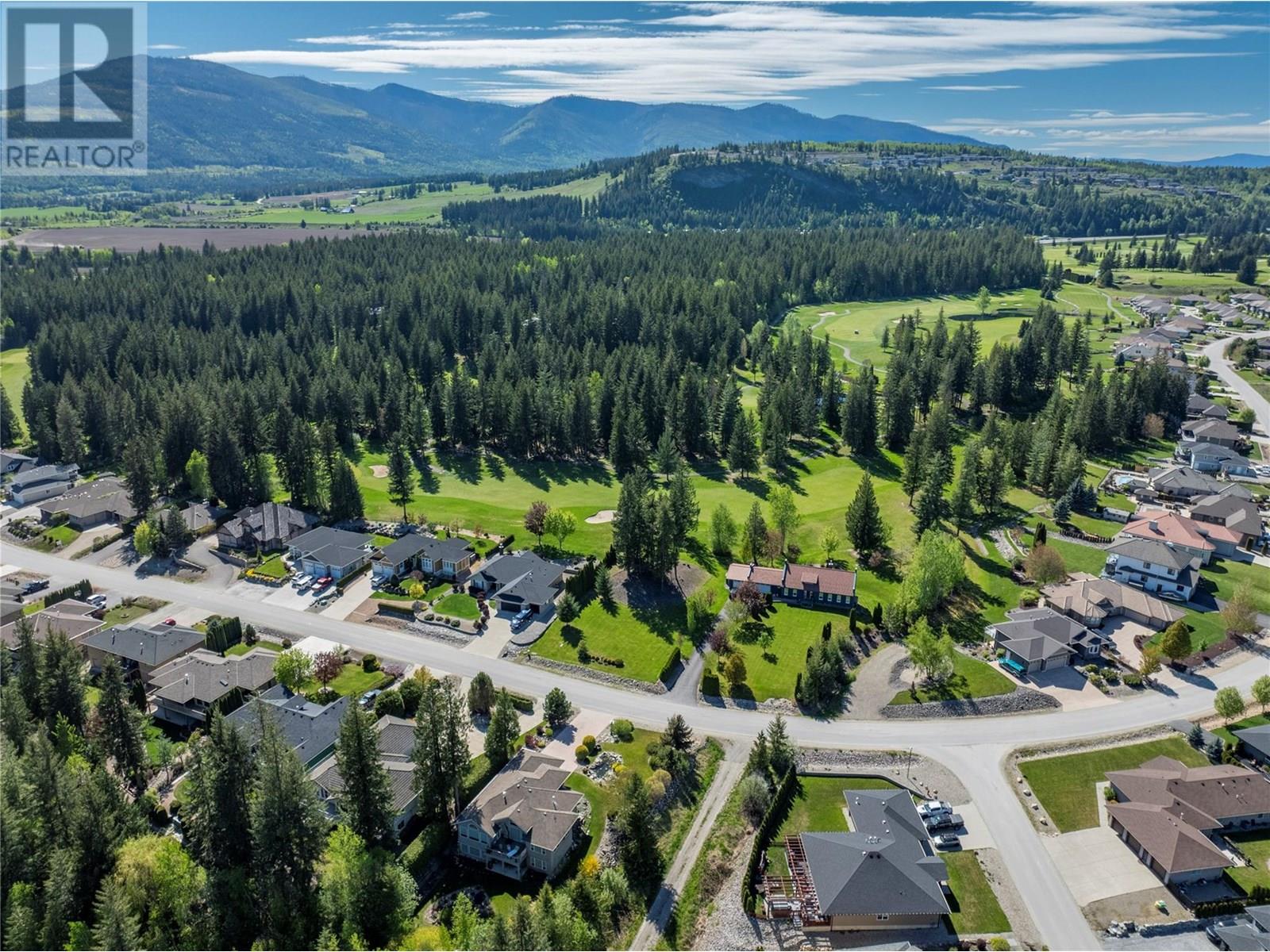 Photo 23 of 2729 Golf Course Drive, Blind Bay BC