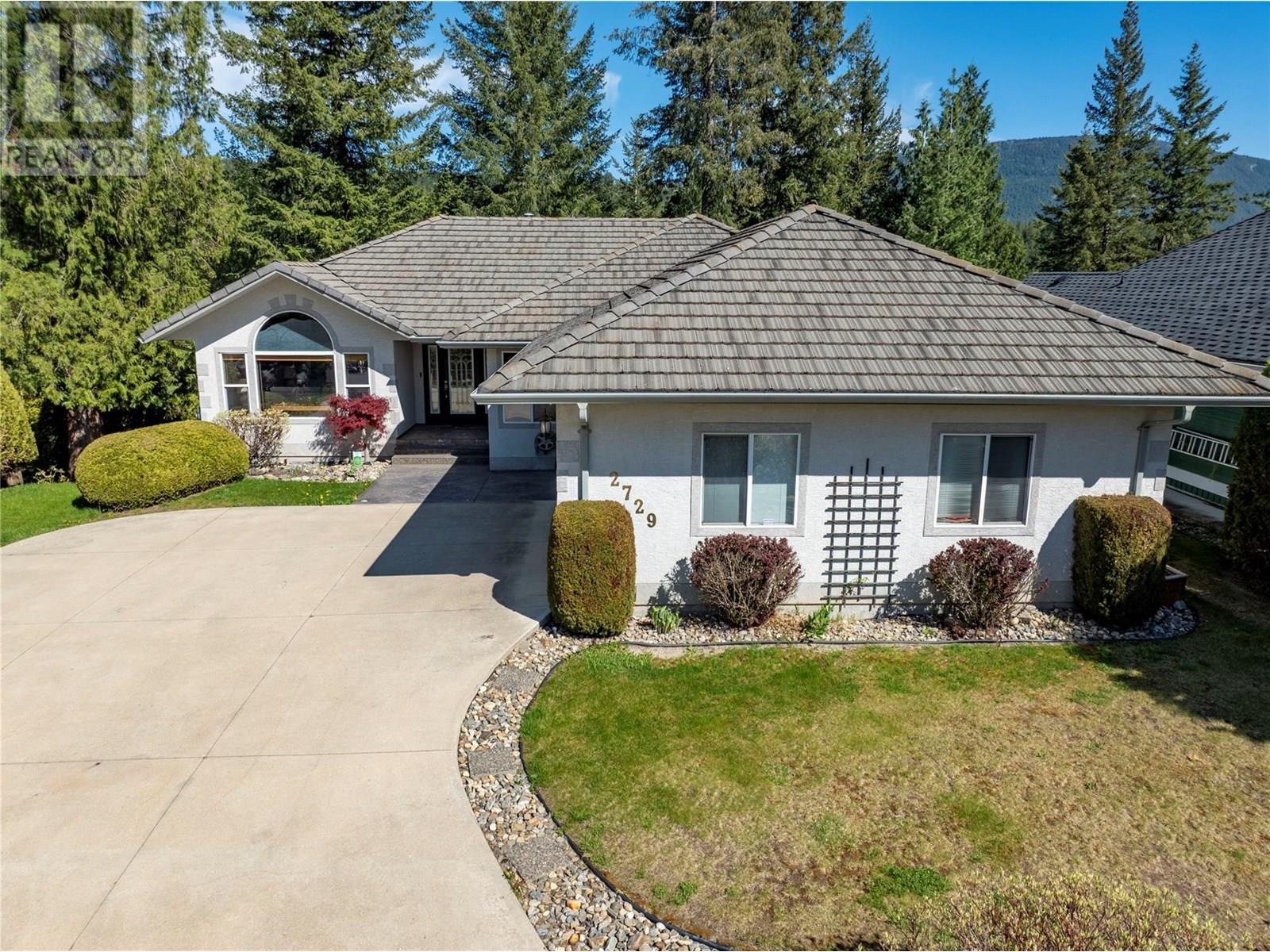 Photo 18 of 2729 Golf Course Drive, Blind Bay BC