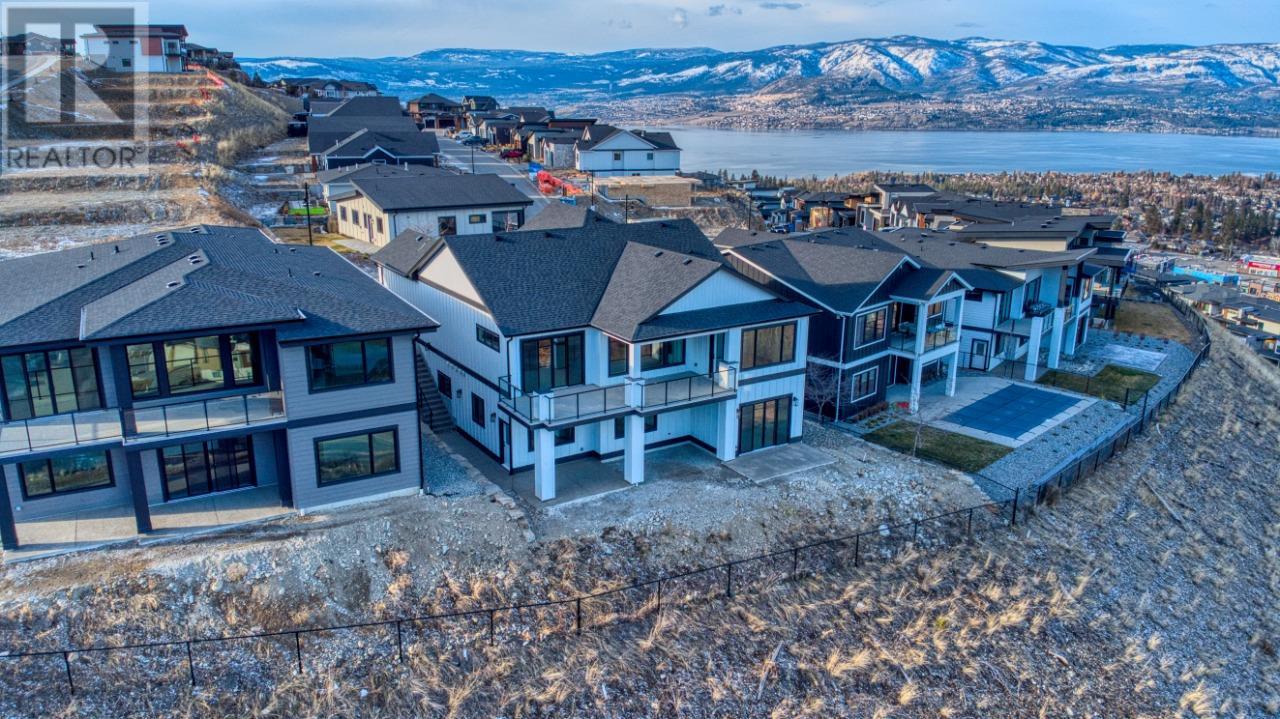Photo 10 of 1066 Emslie Street, Kelowna BC
